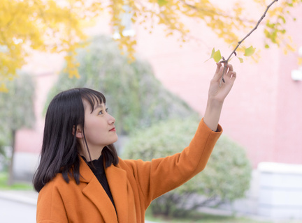 俄称袭击乌军弹药库 乌称打击俄武器装备